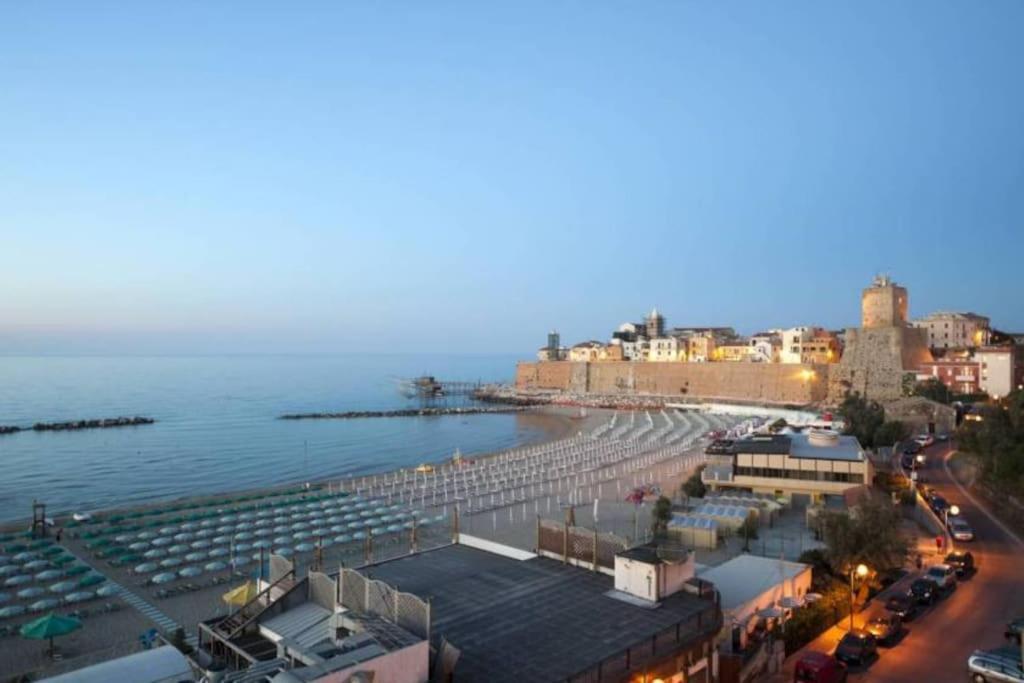 Accogliente Appartamento Torre Del Meridiano Termoli Esterno foto